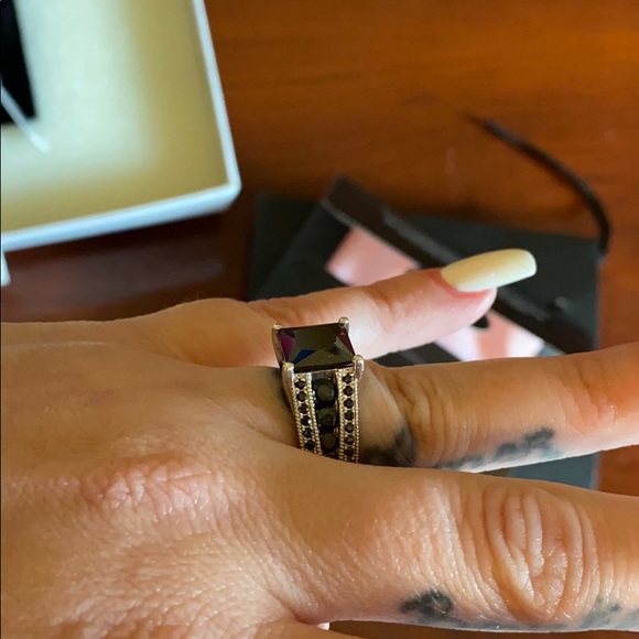 Engagement ring - Picture 5 of 5